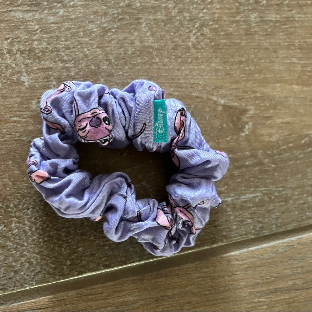 Disney Posh Peanut Stich ponytail scrunchie